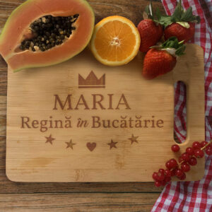 Tocator personalizat regina in bucatarie