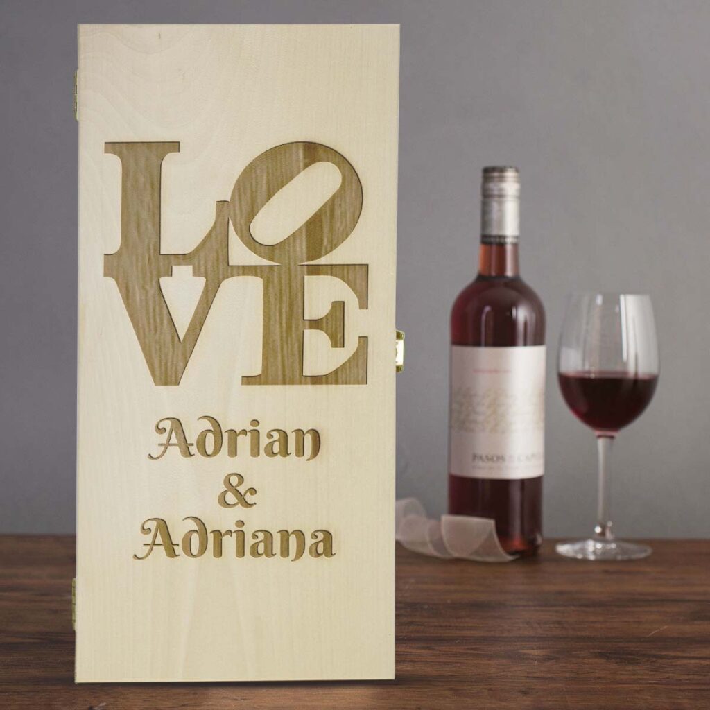 Cutie de vin dubla personalizata LOVE
